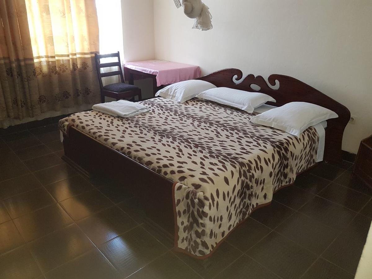Hotel Centre D' Accueil Joli Reve Kisangani Exterior foto